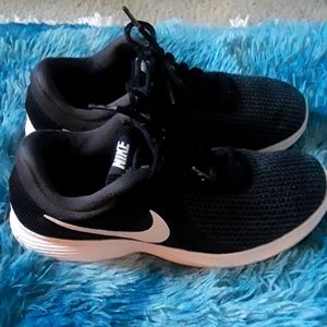 Nike Womens Tennis Shoes